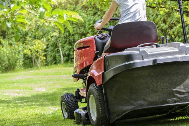 How To Start A Lawn Care Business, How To Start A Landscape Maintenance Business